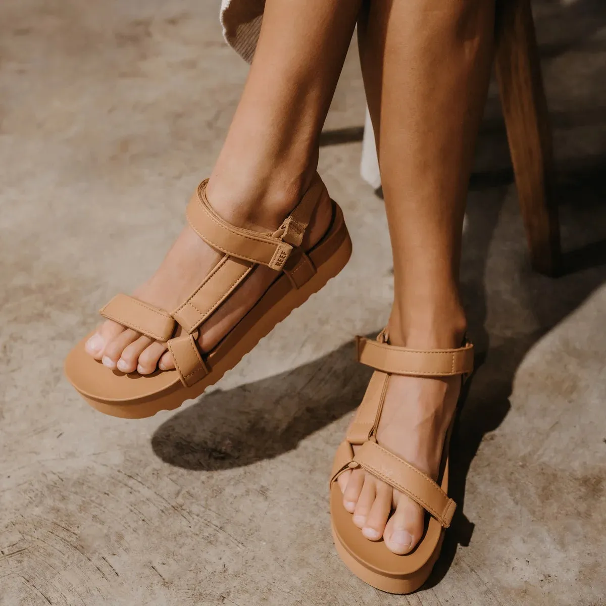 REEF Cushion Rem Hi